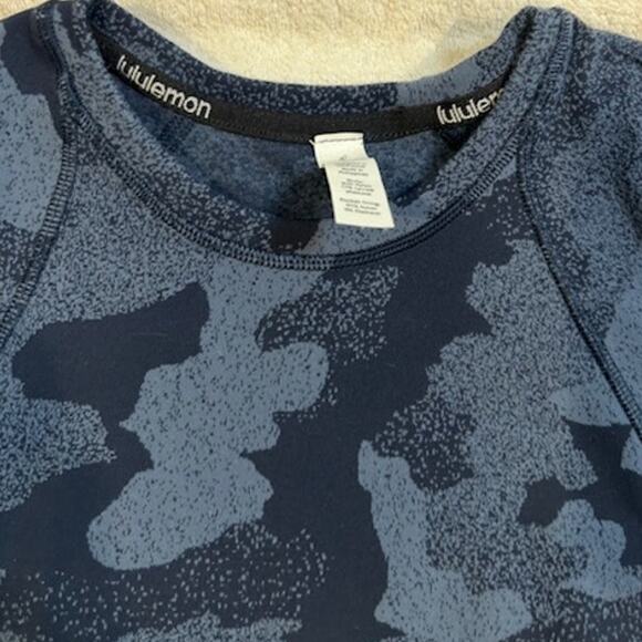 LULULEMON Blue Camo It's Rulu Run Fleece Long Sleeve Shirt Women's Size 4 - Picture 3 of 11